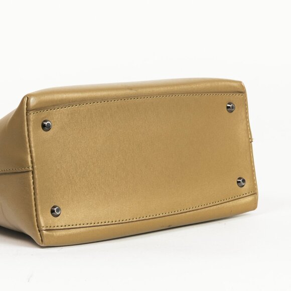 Givenchy Vintage Gold Leather 4G-Logo Handbag - Picture 5 of 11